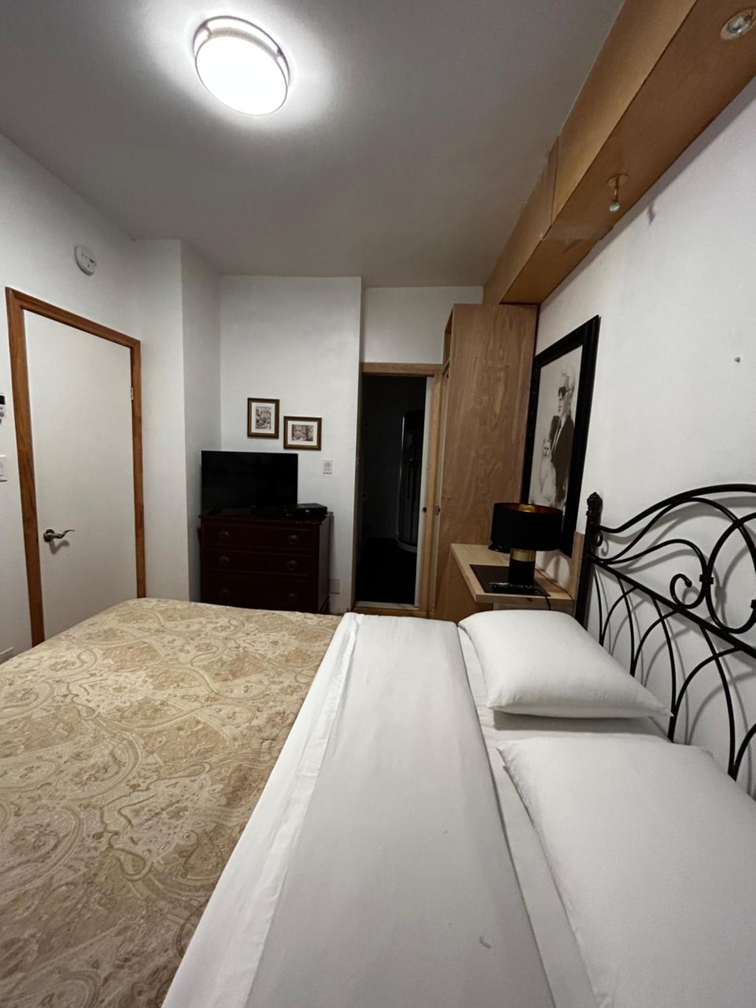 Le Sieur De Joliette Bed and breakfast 3*