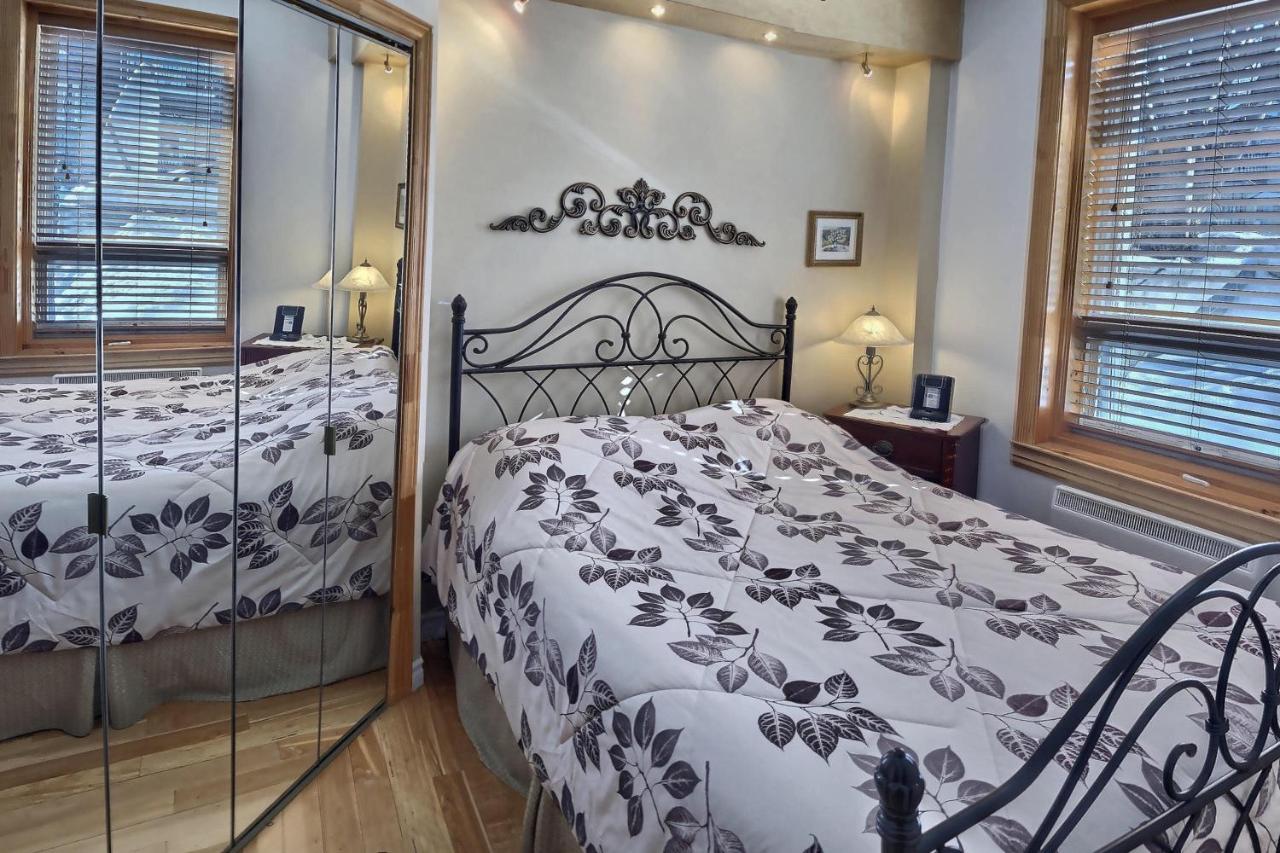 Le Sieur De Joliette Bed and breakfast 3*